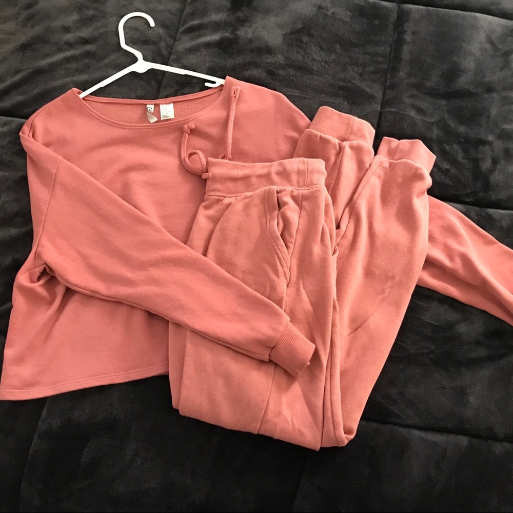 H&M coral crop sweater & joggers